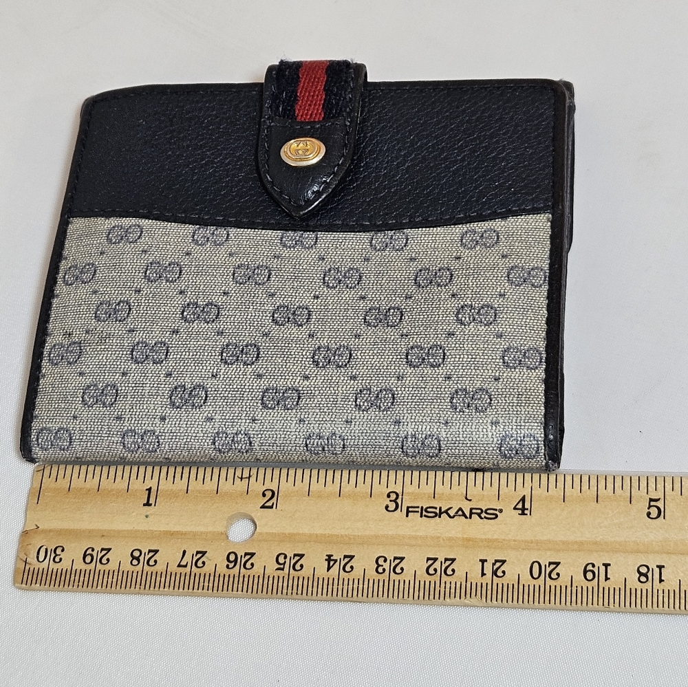 Rare vintage Gucci wallet